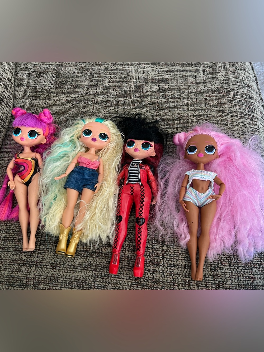 4 L.O.L. OMG Dolls